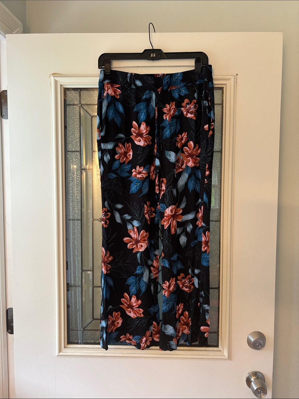 raya sun Black Wide-Leg Pants with Coral Floral Print